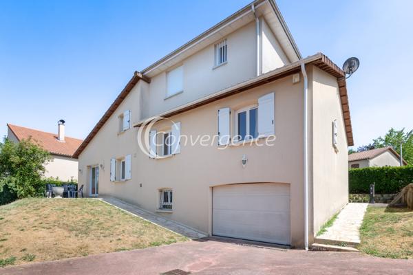 Maison
                                                                                                                                                                                                                                                                                                                        6 pièce(s)                                                                                                                                                                                                          5 chambre(s)                                                                                                                                                                                                          197  m²