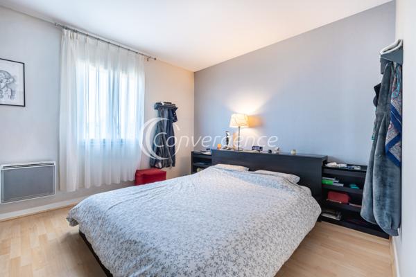 Maison
                                                                                                                                                                                                                                                                                                                        6 pièce(s)                                                                                                                                                                                                          5 chambre(s)                                                                                                                                                                                                          197  m²
