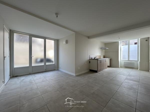EXCLUSIVITÉ – IMMEUBLE DE RAPPORT LOUÉ – RENTABILITÉ IMMÉDIATE Lusignan (86600)