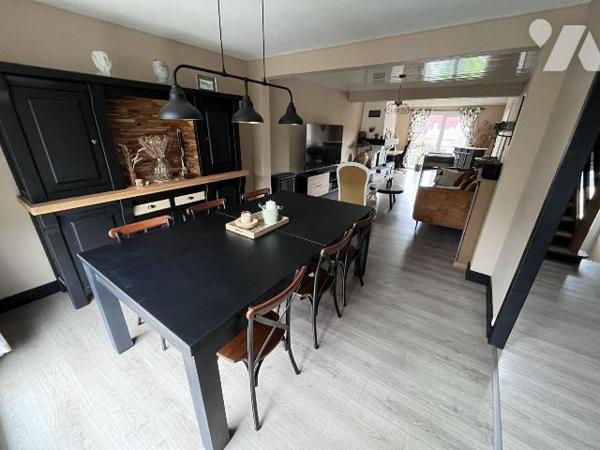 Nouveauté! A proximité immédiate du centre ville!
Maison mitoyenne à usage d'habitation compre...