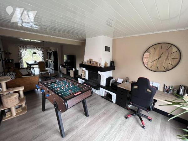 Nouveauté! A proximité immédiate du centre ville!
Maison mitoyenne à usage d'habitation compre...