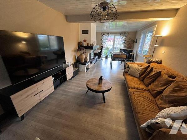 Nouveauté! A proximité immédiate du centre ville!
Maison mitoyenne à usage d'habitation compre...