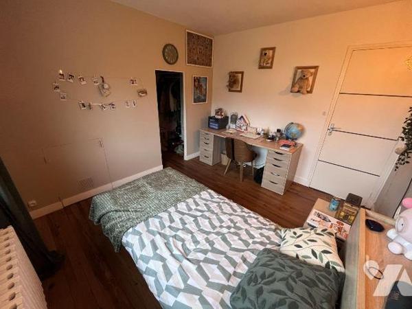 Nouveauté! A proximité immédiate du centre ville!
Maison mitoyenne à usage d'habitation compre...