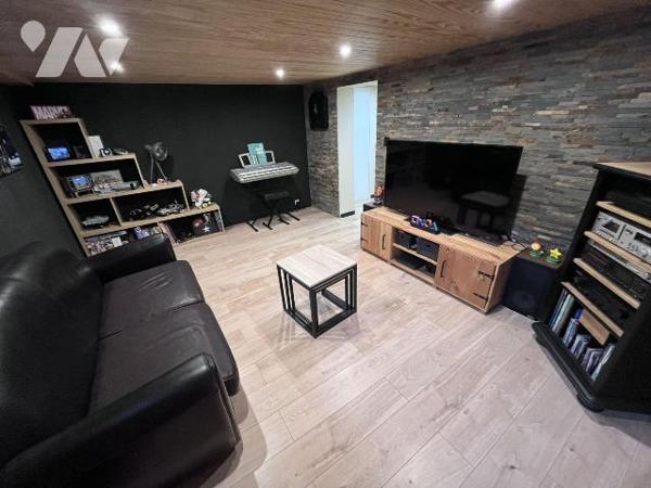 Nouveauté! A proximité immédiate du centre ville!
Maison mitoyenne à usage d'habitation compre...