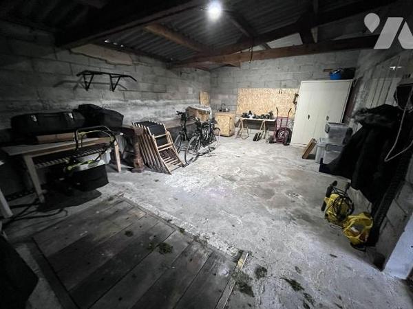 Nouveauté! A proximité immédiate du centre ville!
Maison mitoyenne à usage d'habitation compre...