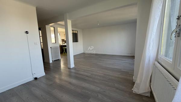 Maison individuelle 140 m² 5 pièces avec jardin - secteur Lycée International Saint Germain en Laye Loyer 3 480 €/mois **  - Référence  18301