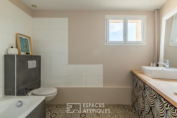 Maison de charme avec terrasse et stationnement