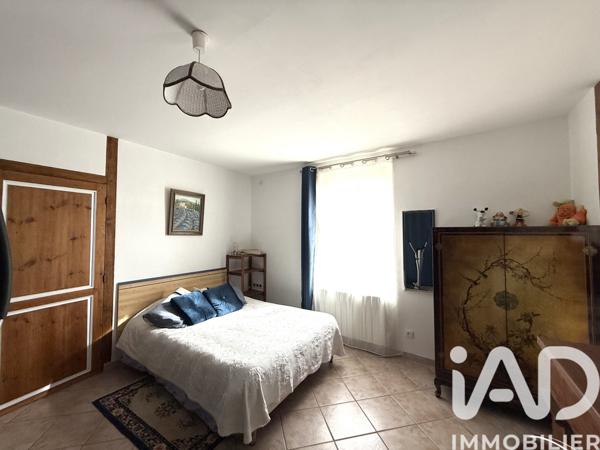 Maison à vendre 7 pièces 160 m² Saint-Germain-et-Mons