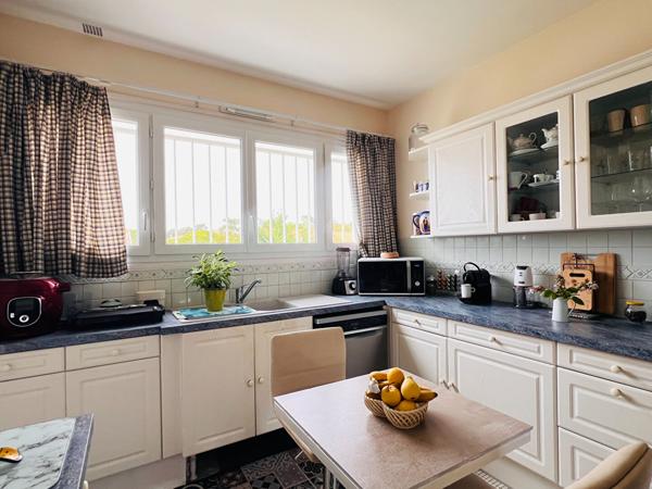 BEL APPARTEMENT - 150 M PLAGE DU PIGEONNIER - 2 CHAMBRES et GARAGE