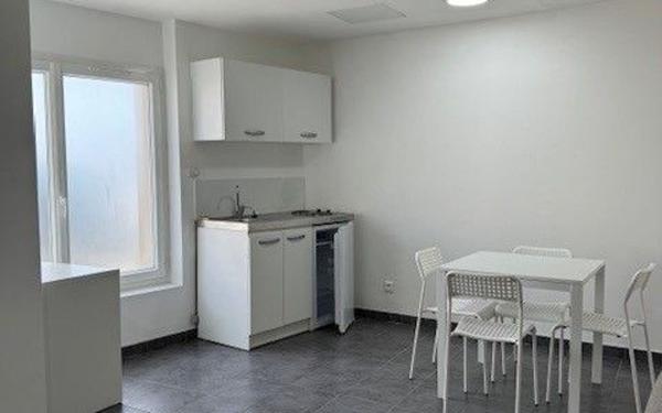 Immeuble à vendre    7 pièces • 216,18 m2 Villeurbanne