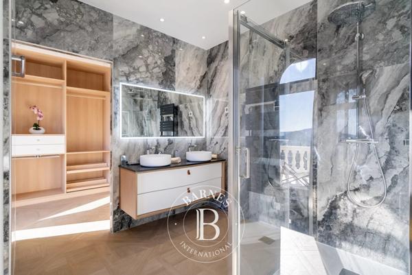 Mandelieu-la-Napoule, Villa 5 Chambres -  299 m² à vendre