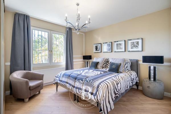 Mandelieu-la-Napoule, Villa 5 Chambres -  299 m² à vendre