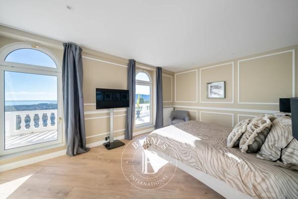 Mandelieu-la-Napoule, Villa 5 Chambres -  299 m² à vendre