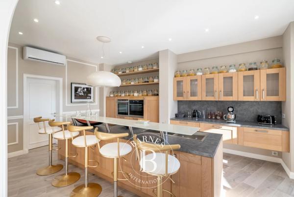 Mandelieu-la-Napoule, Villa 5 Chambres -  299 m² à vendre