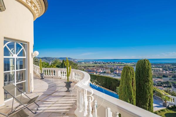 Mandelieu-la-Napoule, Villa 5 Chambres -  299 m² à vendre