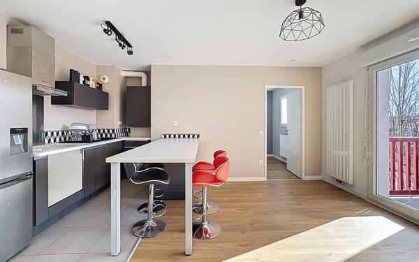 Appartement à vendre    2 pièces • 42 m2 Villefranque