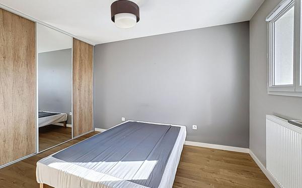 Appartement à vendre    2 pièces • 42 m2 Villefranque