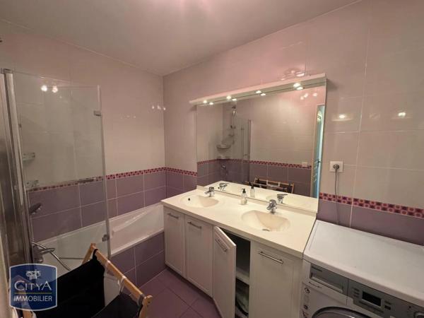 Appartement à louer 3 pièces 77.14m²