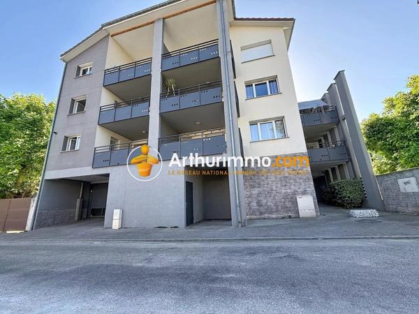 Vente                                                      Appartement
                        
                     3 pièces                      90 m2                     à Bourgoin-Jallieu