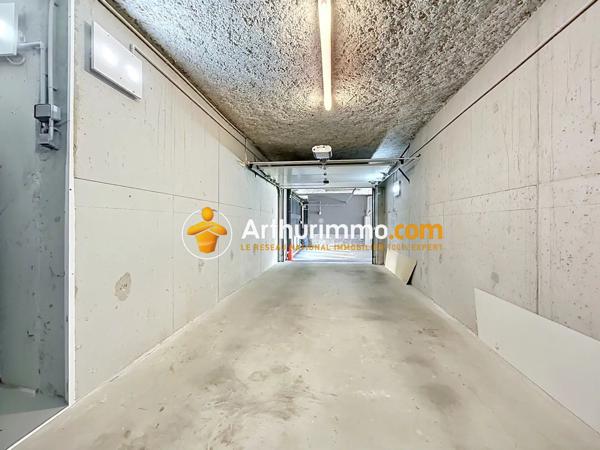 Vente                                                      Appartement
                        
                     3 pièces                      90 m2                     à Bourgoin-Jallieu