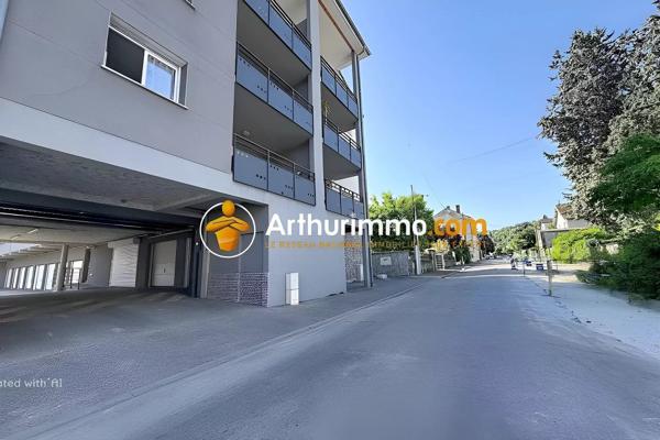 Vente                                                      Appartement
                        
                     3 pièces                      90 m2                     à Bourgoin-Jallieu
