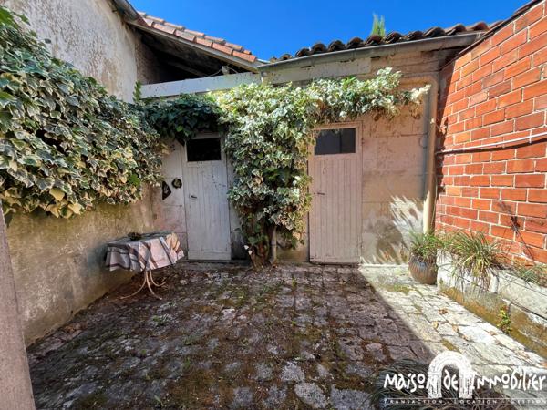 Vente Maison de ville - 3 pièces - 70m² - Cour et terrasse - COGNAC