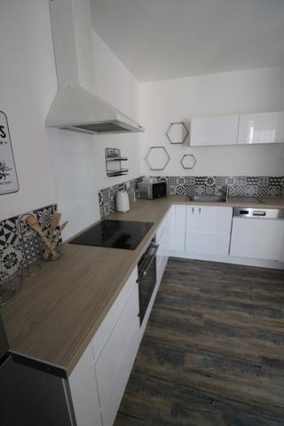 Au NORD de La ROCHE sur YON dans la commune de BELLEVILLE/VIE superbe Appartement T2 Meublé avec 1 très grande CHAMBRE