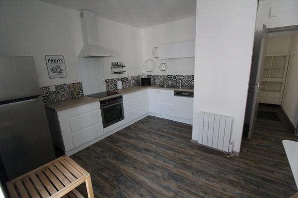 Au NORD de La ROCHE sur YON dans la commune de BELLEVILLE/VIE superbe Appartement T2 Meublé avec 1 très grande CHAMBRE