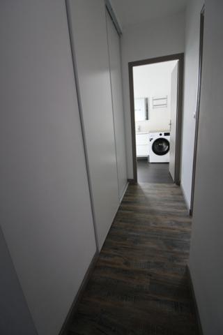 Au NORD de La ROCHE sur YON dans la commune de BELLEVILLE/VIE superbe Appartement T2 Meublé avec 1 très grande CHAMBRE
