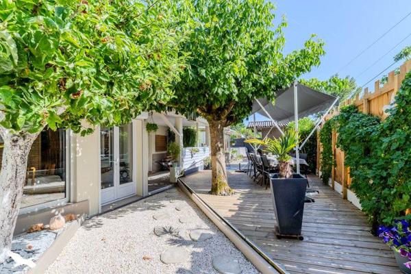 Maison 268 000 € Vayres 4 p 123 m² DPE C