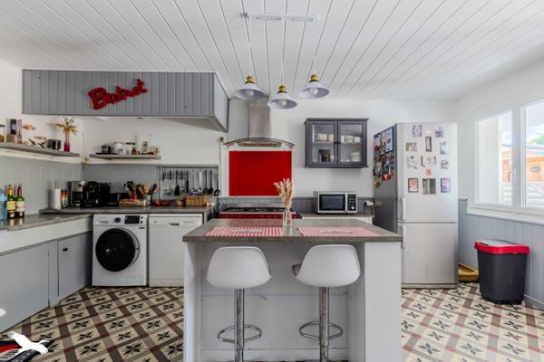 Maison 268 000 € Vayres 4 p 123 m² DPE C