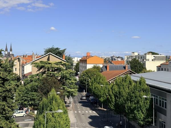 Appartement traversant de 100m² avec vues dégagées