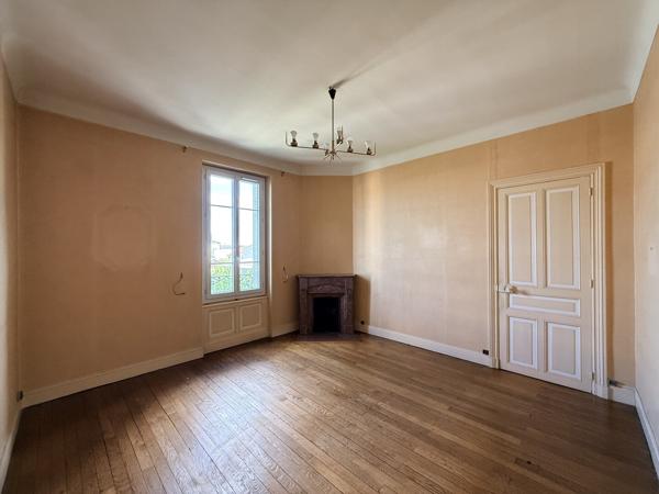 Appartement traversant de 100m² avec vues dégagées