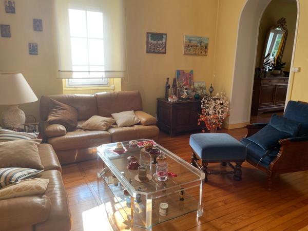 Maison de ville hyper centre Tarbes Brauhauban 5 chambres,260M2 habitables, garage, dépendances, jardin 655M2.