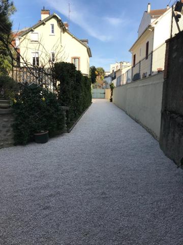 Maison de ville hyper centre Tarbes Brauhauban 5 chambres,260M2 habitables, garage, dépendances, jardin 655M2.