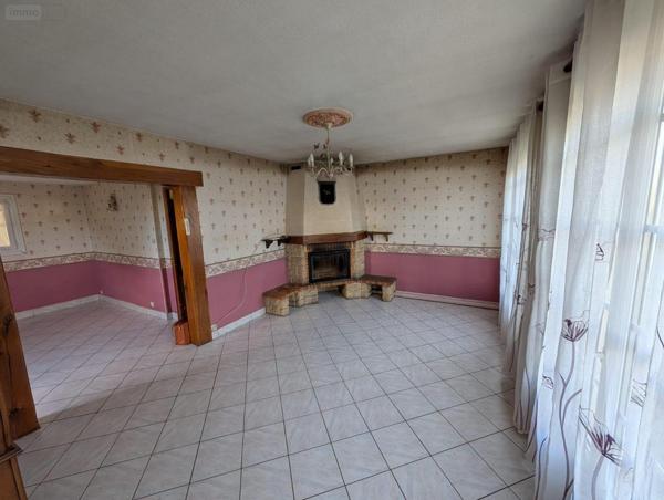 Maison de ville à vendre à Le Lude dans la Sarthe (72800), ref : 13861/1599