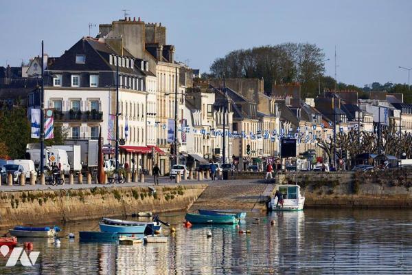 HYPER CENTRE VILLE  POUR CET IMMEUBLE DE RAPPORT D'UNE SUPERFICIE de 650 m² env. ( y compris : ...