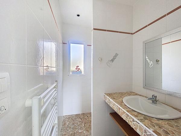 Concarneau Maison 133 m² - Plain pied -Jardin 712 m² DPE A - Calme - Proche mer