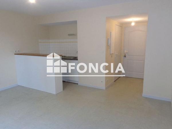 Location Studio 25.9 m² - 2 RUE MAGINOT Poitiers 86000