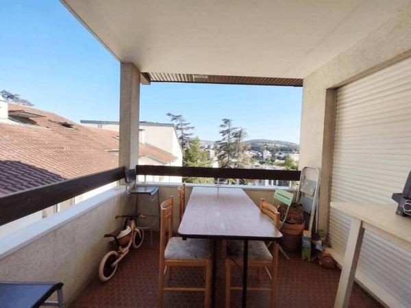 Appartement 5 pièces                                        - 42270 Saint-Priest-en-Jarez Réf : 13085