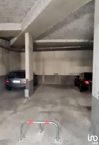 Location parking 25 m² Créteil
