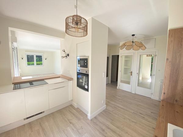 Maison Fontaine Les Dijon 7 pièce(s) 160 m2 au sol + sous-sol +piscine