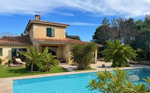 Maison à vendre    5 pièces •  Condom