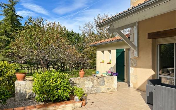 Maison à vendre    5 pièces •  Condom