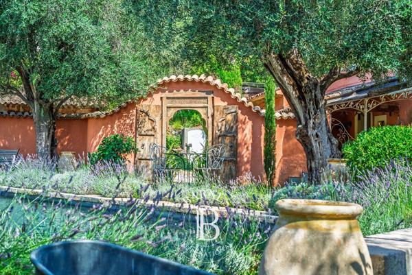 Grasse, Bastide 3 Chambres -  152 m² à vendre