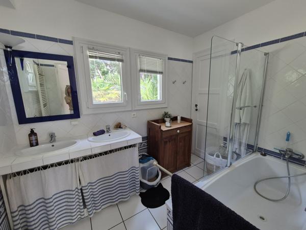 Maison 5 pièce(s) 6 chambre(s) 215 m²