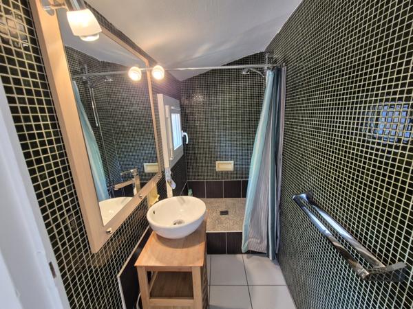 Maison 5 pièce(s) 6 chambre(s) 215 m²