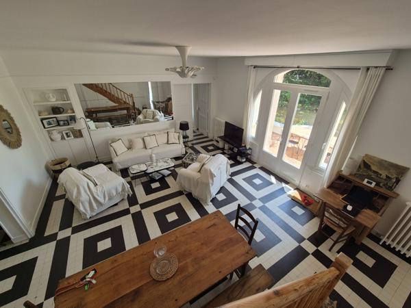 Maison 5 pièce(s) 6 chambre(s) 215 m²