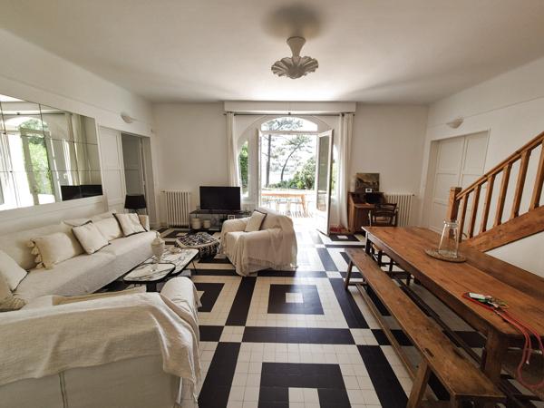 Maison 5 pièce(s) 6 chambre(s) 215 m²