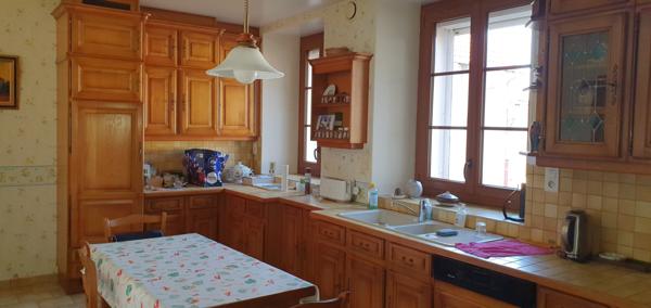 Dormans (51700) PROPRIETE VITICOLE avec GITE